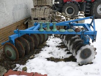 NESENÝ DISKOVÝ PODMÍTAČ