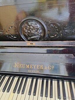 Predám starožitný klavír značky Neumeyer&Gebrüder