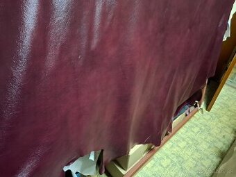 Predam pravú hovädziu kožu, bordová,