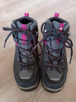 Turistické topánky 32