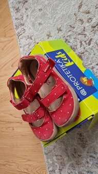 Predáme detské barefoot sandálky vel.28