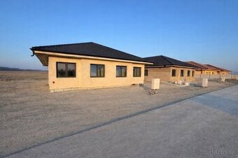 Rodinné 4-izbové dvojdomy v obci Michal na ostrove kolónia