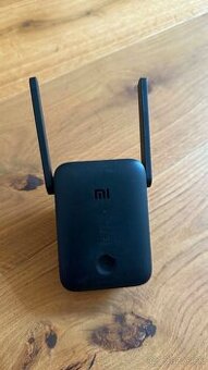 Kvalitný extender Xiaomi Mi WiFi Range Extender AC1200