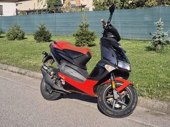 skúter aprilia SR50 2011 s TP a SPZ VP od 15 rokov