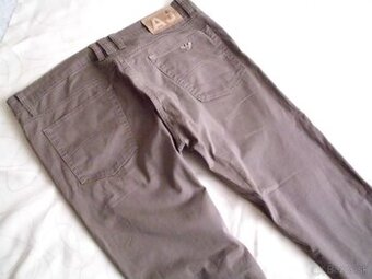 Armani pánske nohavice-rifile s lycrou XL 38/34
