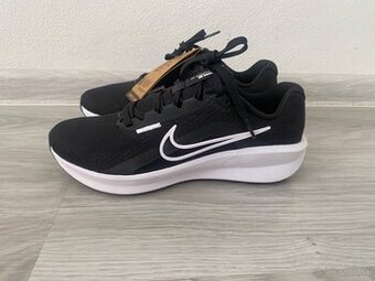 Nike 40,5(nové)