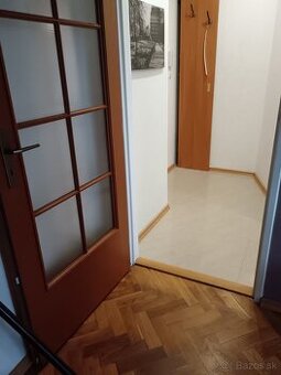 1IZB S BALKONOM BLIZKO CENTRA ZAČIATOK RASTISLAVOVEJ