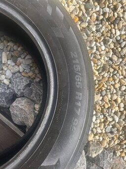 Predam letne gumy 215/65 r17