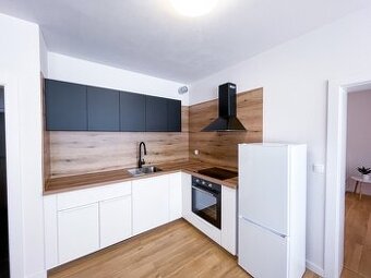 Exkluzívny dvojizbový byt s balkónom na prenájom, Vráble