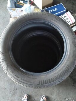Pneu Bridgestone 225/55 R18