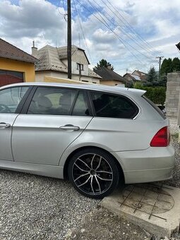 BMW E91 330d 2006