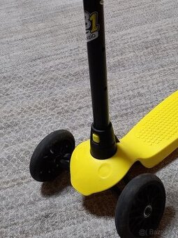 Predám detskú kolobežku Oxelo B1 prilby Abus, Etape