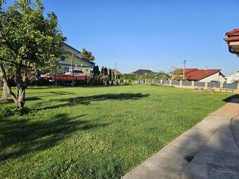 SIMI real - stavebný pozemok vo vyhľadávanej lokalite obce