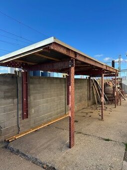 Oceľový prístrešok