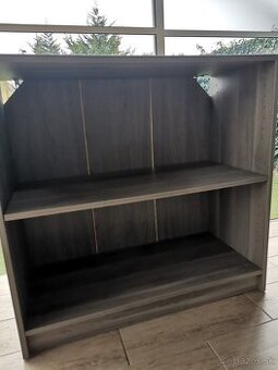 Komoda, policova komoda, úložný regál