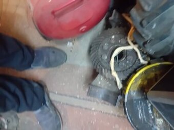 Predám  náhradné  diely  tatra 805