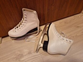 Predam damske/dievcenske korcule Piruett velkost 34