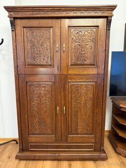 skriňa so vstavanou posteľou dub masív