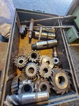 Predám frézy, vystružníky, morse púzdra, čeľuste