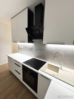 Na prenájom  2-izbový byt s lodžiou  Obrancov mieru 66.