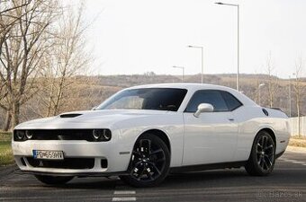 Dodge Challenger 5,7 HEMI RT