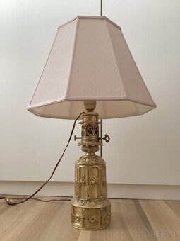 Lampa neogotický štýl