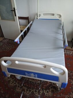 Mechanická polohovacia posteľ pojazdná UNIZDRAV