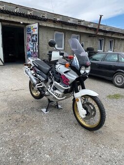 Honda Africa Twin 750 RD07
