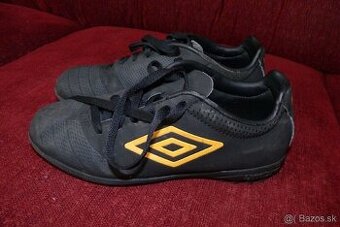 Kopačky Umbro turfy, veľ.35.