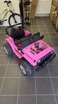Elektrický jeep na ovládanie