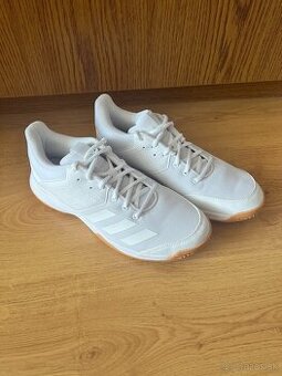 Biele tenisky adidas