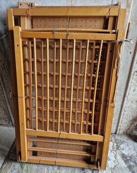 Drevena detska postielka