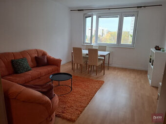 Prenájom 3 -izb. bytu v Petržalke naa Topoľčianskej ul.