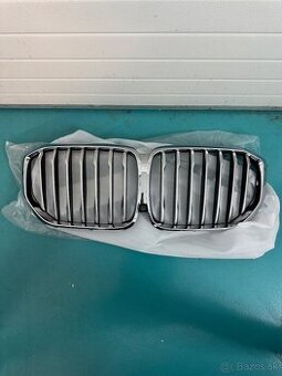 Predna maska BMW x5 2019-2023 pekny stav