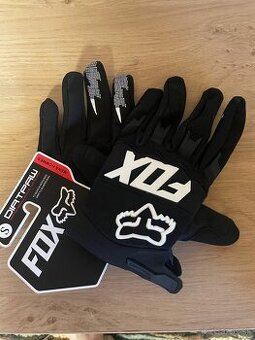 Motocrossové rukavice.