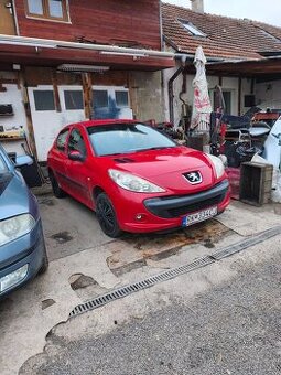 Peugeot 207 1.4 benzín
