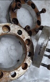 Suzuki Samuraj Jimny podložky pod kolesa