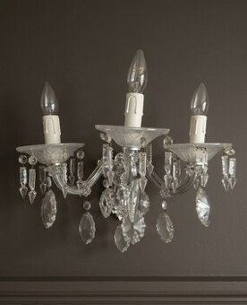 Predám nádhernú krištáľovú nástennú lampu