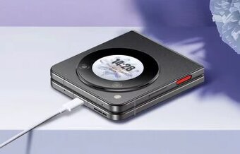 ZTE Nubia Flip 5G 12 / 512 GB čierny