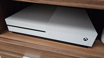 X Box ONE s 1TB + 14 hier