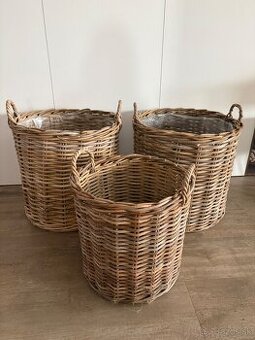 Koše, kvetináče Jysk