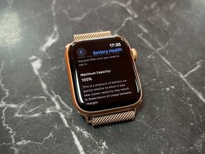 Apple Watch SE 44mm TOP STAV - 100% batéria