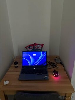 LENOVO LOQ 15IAX9I SIVÝ