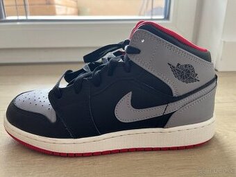 tenisky Nike Air Jordan 1 Mid 38