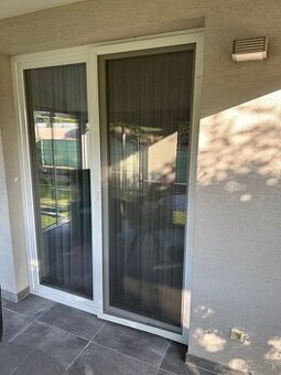 Sieťka na balkónové okno