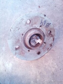 náboj predného kolesa skoda 100