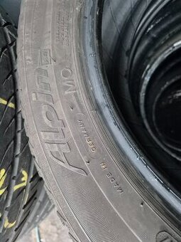 Predam zimne pneu 2x 205/55R16 Michelin