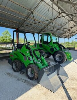 Kĺbový nakladač AVANT