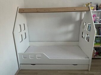 Domcekova postel s pristelkom a 2 matracmi