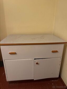 Retro umyvadlova skrinka